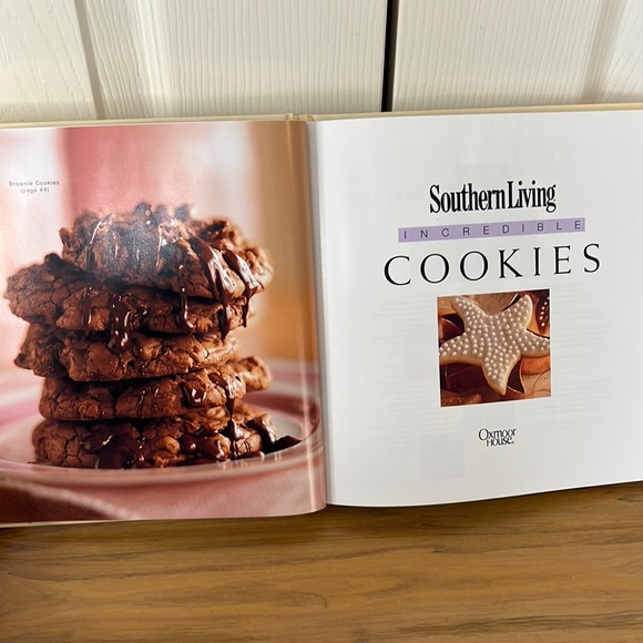 Southern Living Incredible Cookies Hardcover Book - Picture 3 of 7
